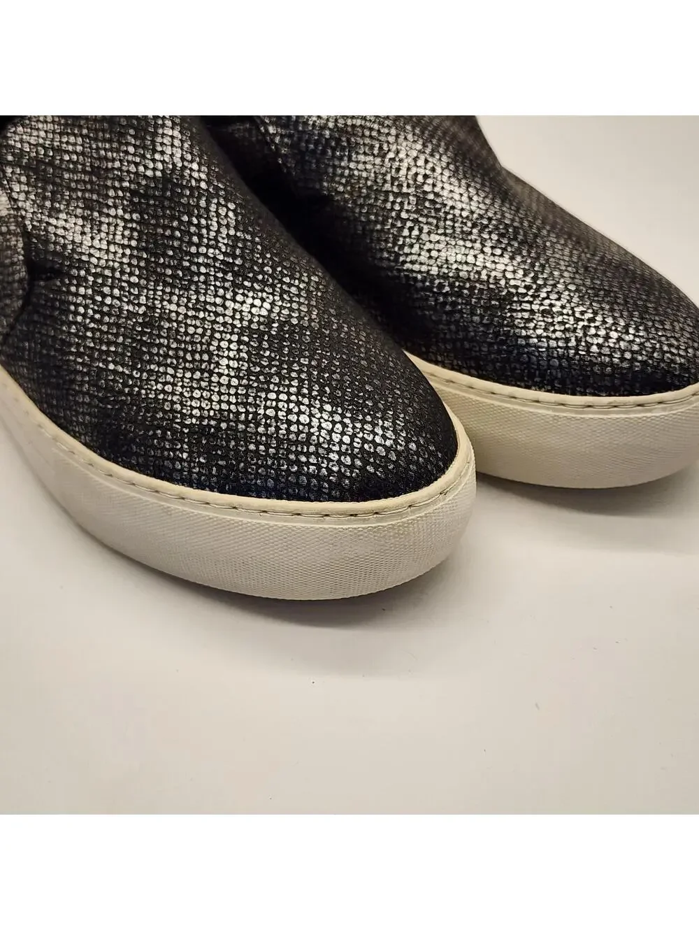 NEW J/Slides Pewter Scale Slip On Sneakers Platform Comfort Shoes 7.5